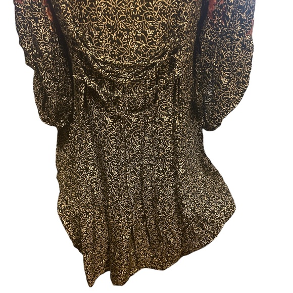 Maurice’s long sleeve dress. V cut top and tie back - Picture 8 of 9